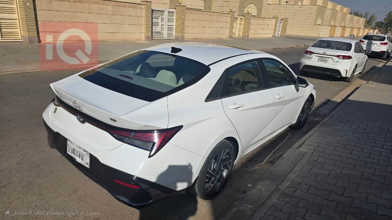 هیوندای ئەلەنترا